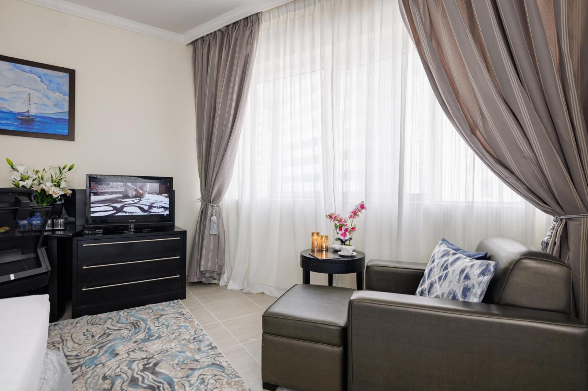 The Royal Riviera Hotel Doha Eksteriør billede