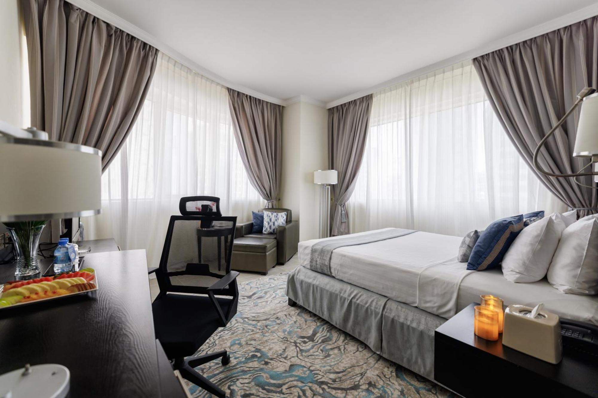 The Royal Riviera Hotel Doha Eksteriør billede