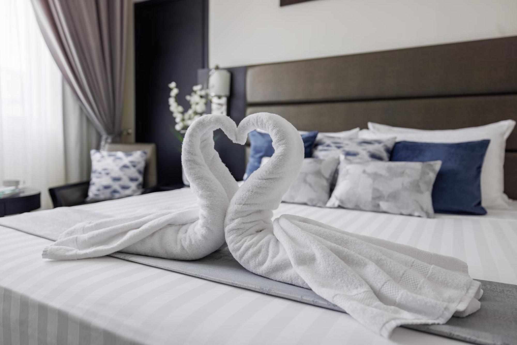 The Royal Riviera Hotel Doha Eksteriør billede